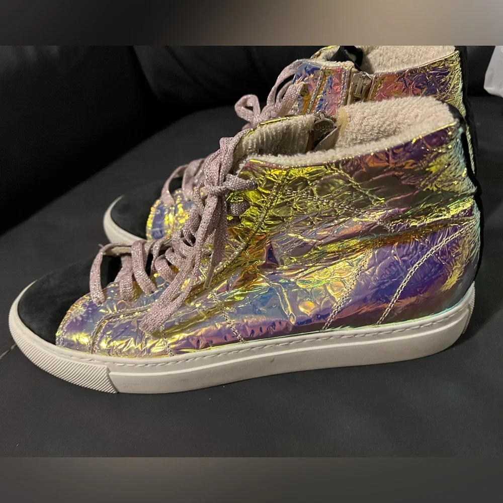 P448 shoes size 9.5